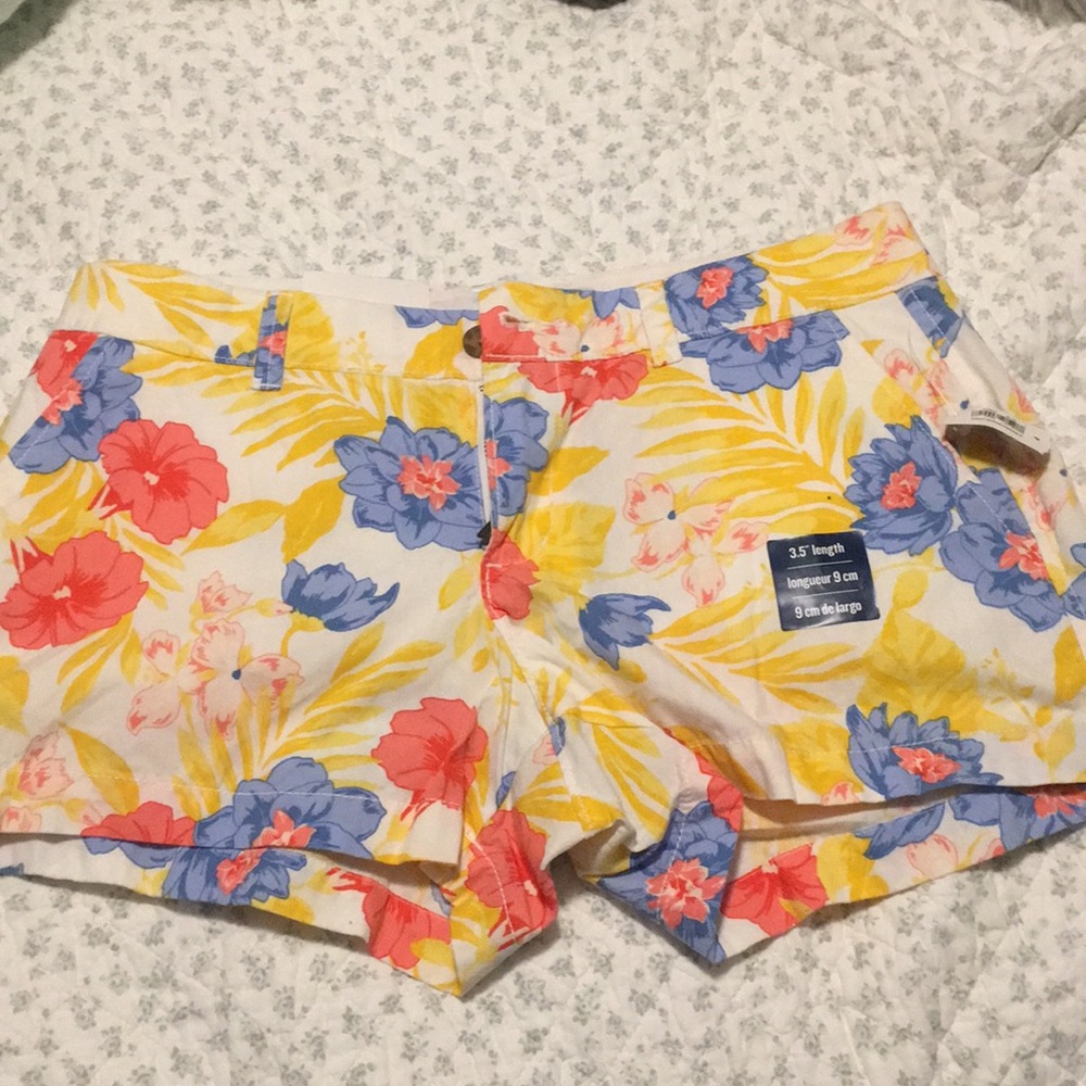Old Navy shorts new with tags